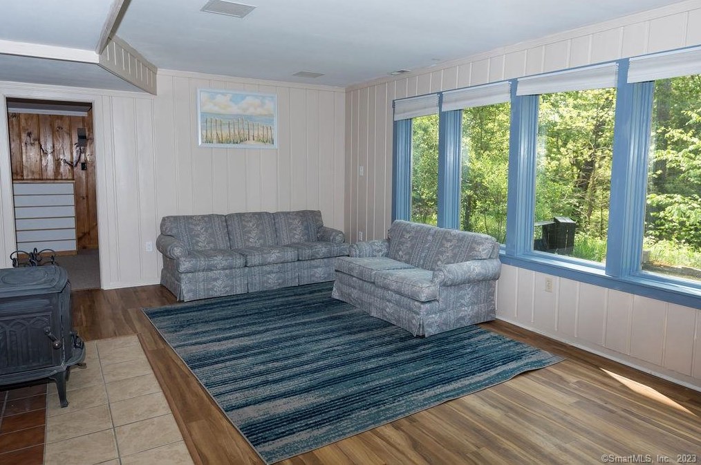 26 Southwood Rd, Storrs Mansfield CT  06268-1809 exterior