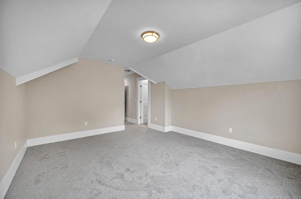 43 Shadow Ln, Cromwell CT  06416-1422 exterior