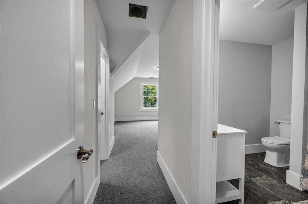43 Shadow Ln, Cromwell CT  06416-1422 exterior