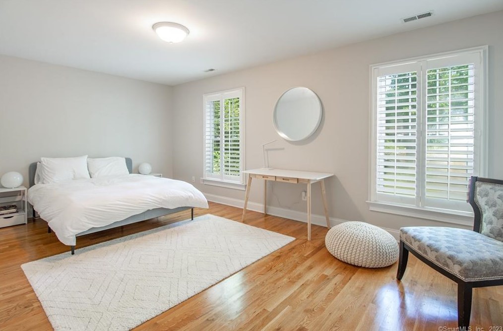 52 Ridge Rd, Danbury CT  06810-6337 exterior