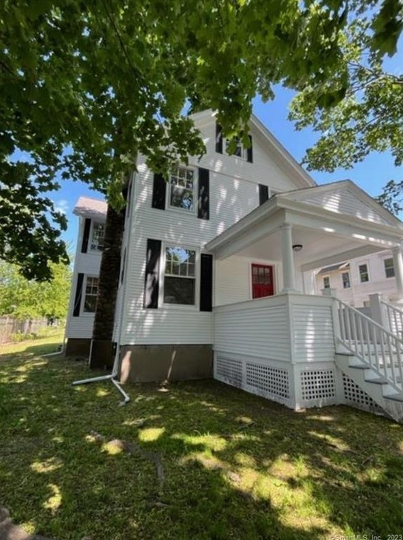 39 Church St, Guilford CT  06437-2604 exterior