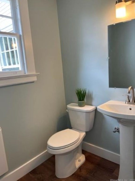 39 Church St, Guilford CT  06437-2604 exterior