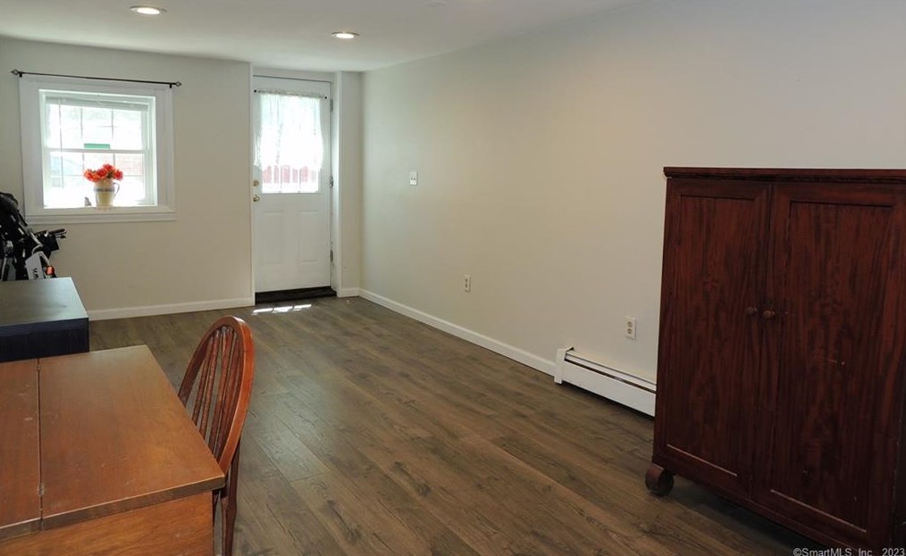 512 Merrow Rd, Tolland CT  06084-3955 exterior