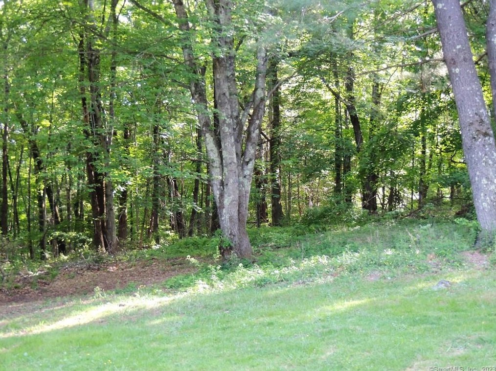 512 Merrow Rd, Tolland CT  06084-3955 exterior