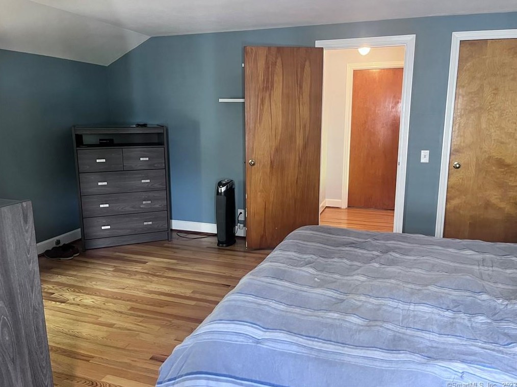73 Woodland St, Hartford CT  06111-2362 exterior