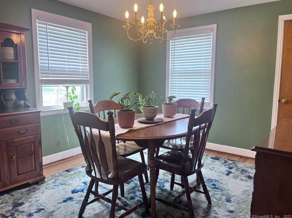 73 Woodland St, Hartford CT  06111-2362 exterior