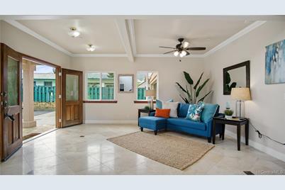 45 665 Haamaile St Beautiful 3 Bedroom Home Located In Kaneohe Woods With Gorgeous Mountain Views And 2 Oversized Lanais Ce With Images Property Management Split Ac Unit