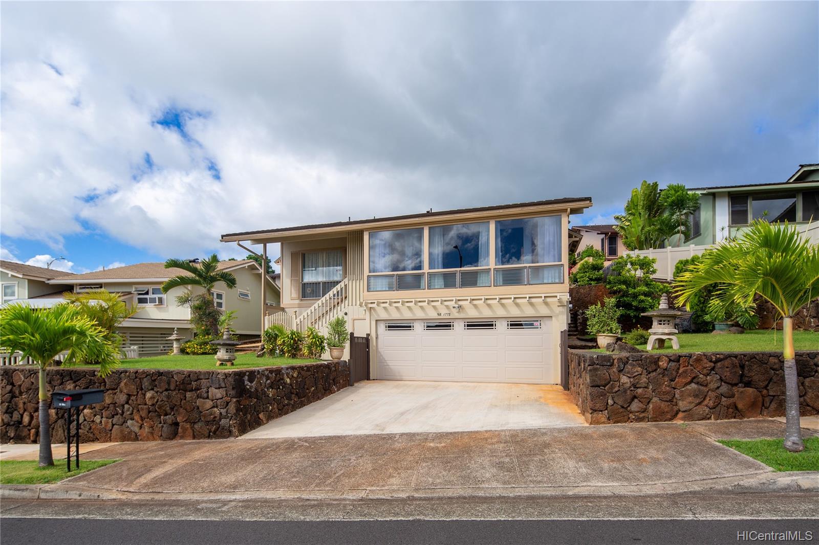 981778 Kupukupu St, Aiea, HI 96701 MLS 201932932 Coldwell Banker