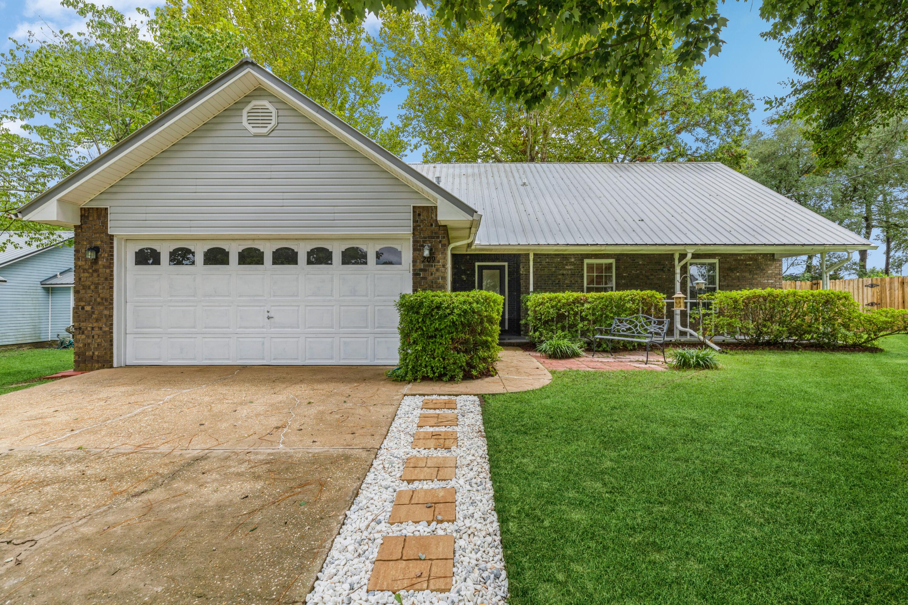 209 Westview Dr, Crestview, FL 32536 MLS 927754 Coldwell Banker