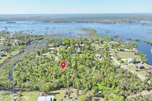 35 Indian Bluff Dr, Youngstown, FL 32466 - Photo 1