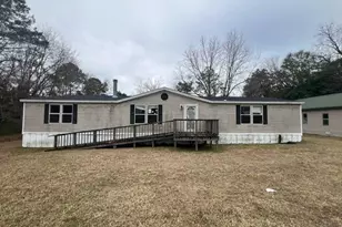 1035 Washington Ave, Graceville, FL 32440 - Photo 1