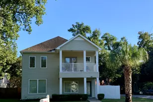 88 NE Yacht Club Dr NE, Fort Walton Beach, FL 32548 - Photo 1