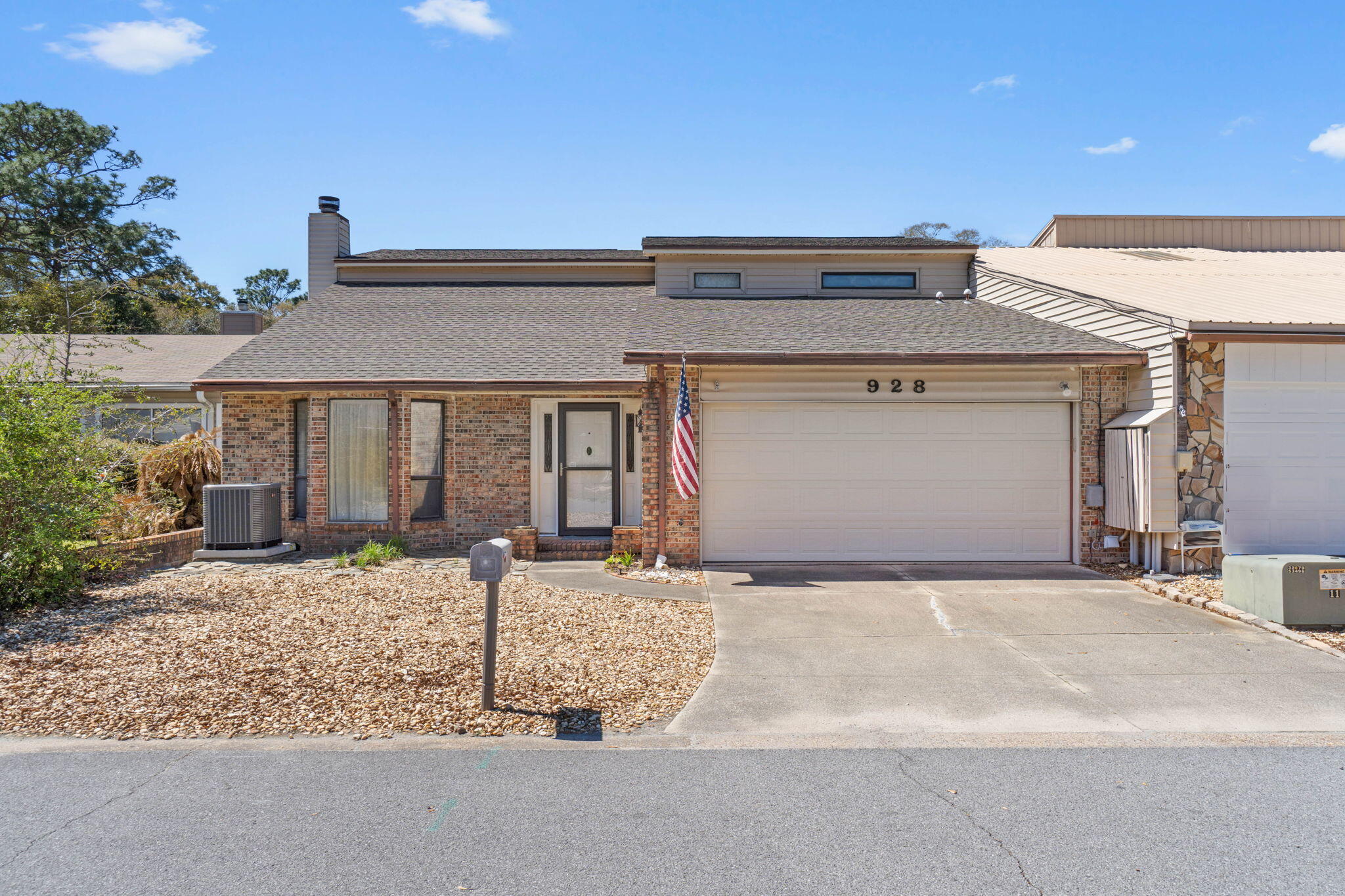 928 Holbrook Cir, Fort Walton Beach, FL 32547 - MLS 971916 - Coldwell ...