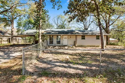 876 E Walnut Avenue E, Crestview, FL 32539 - Photo 1