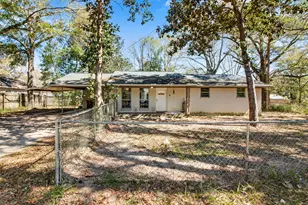 876 E Walnut Ave E, Crestview, FL 32539 - Photo 1