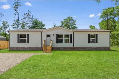 40 E Poinsetta Avenue E, Defuniak Springs, FL 32433 - Photo 1