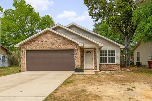 202 Mc Arthur St, Crestview, FL 32539 - Photo 1