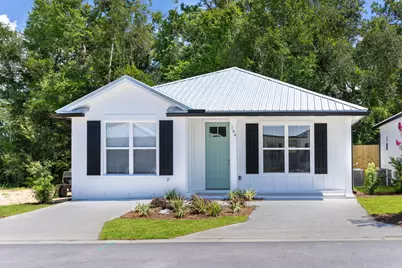 111 Penny Lane, Valparaiso, FL 32580 - Photo 1