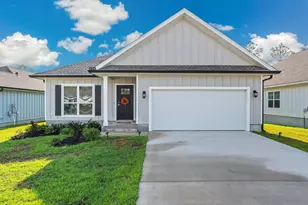 134 Blooming Cv, Crestview, FL 32539 - Photo 1