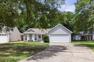 1056 Emerald Ln, Fort Walton Beach, FL 32547 - Photo 1