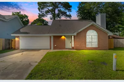 1725 Colonial Court, Fort Walton Beach, FL 32547 - Photo 1