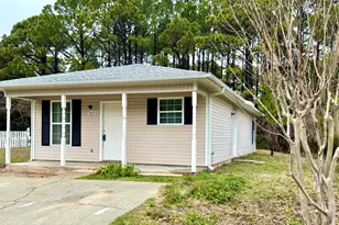 5620 Charter Cir, Gulf Breeze, FL 32563 - Photo 1