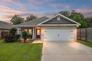 1534 Hickory St, Niceville, FL 32578 - Photo 1