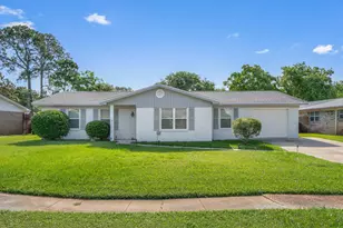 153 Brewer Cir, Mary Esther, FL 32569 - Photo 1