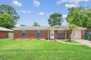 617 Schneider Dr, Fort Walton Beach, FL 32547 - Photo 1