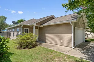 126 Matt Blvd, Niceville, FL 32578 - Photo 1