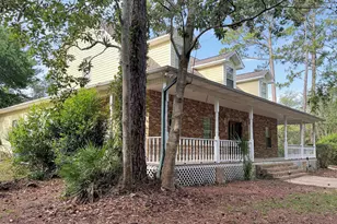 4524 Woodlands Dr, Niceville, FL 32578 - Photo 1