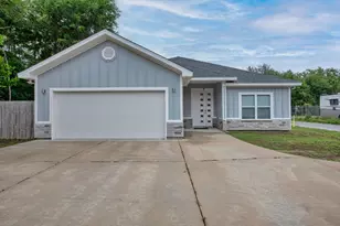 718 Commanche Dr, Fort Walton Beach, FL 32547 - Photo 1