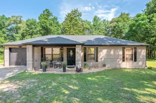 313 Lakeview Dr, Crestview, FL 32536 - Photo 1