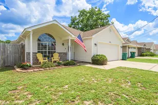 557 Rough Leaf Ln, Mary Esther, FL 32569 - Photo 1