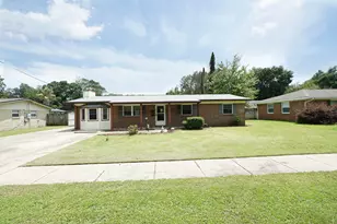 514 23rd St, Niceville, FL 32578 - Photo 1