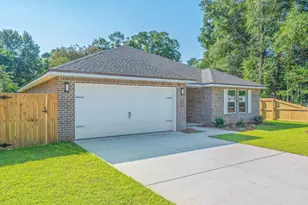 691 E Bowers Ave E, Crestview, FL 32539 - Photo 1