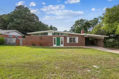 132 NE Walton Drive NE, Fort Walton Beach, FL 32548 - Photo 1