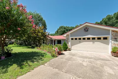 5820 Laurelwood Drive, Crestview, FL 32539 - Photo 1
