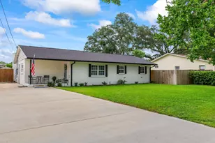 52 NW Cape Dr NW, Fort Walton Beach, FL 32548 - Photo 1