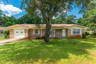 110 NW Gardenia Ct NW, Fort Walton Beach, FL 32548 - Photo 1
