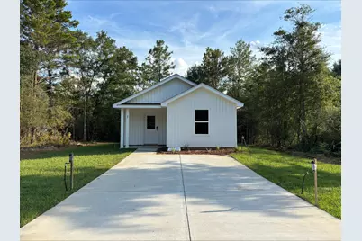 27 W Crocus Avenue W, Defuniak Springs, FL 32433 - Photo 1