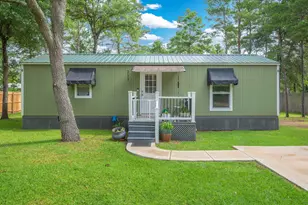 211 Passion Flower St, Defuniak Springs, FL 32433 - Photo 1