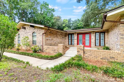 607 NE Country Club Avenue NE, Fort Walton Beach, FL 32547 - Photo 1