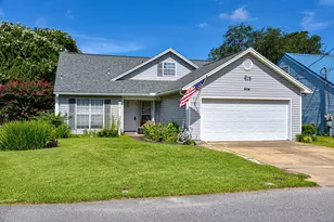 904 Elizabeth Ln, Shalimar, FL 32579 - Photo 1