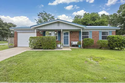 56 10th Street, Shalimar, FL 32579 - Photo 1