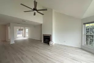 910 Elizabeth Ln, Shalimar, FL 32579 - Photo 1