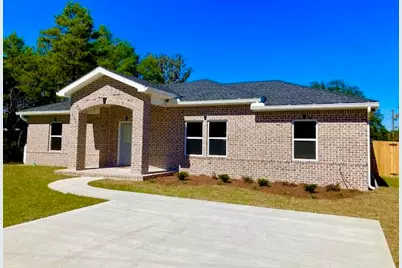 153 E Honeysuckle Street E, Defuniak Springs, FL 32433 - Photo 1