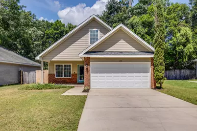 158 Dixie Street, Crestview, FL 32536 - Photo 1