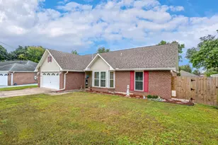 517 Tom Sawyer Ln, Crestview, FL 32536 - Photo 1