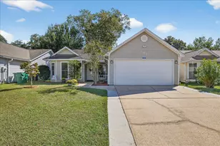 161 Meadowbrook Ct, Niceville, FL 32578 - Photo 1